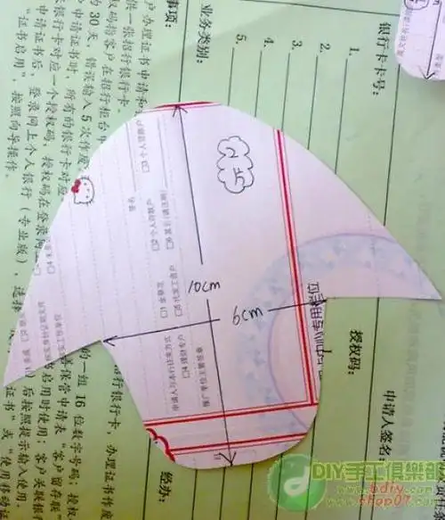 看可爱宝宝的真人秀.   都是手缝的.牛仔布鞋是我昨天晚上做的.