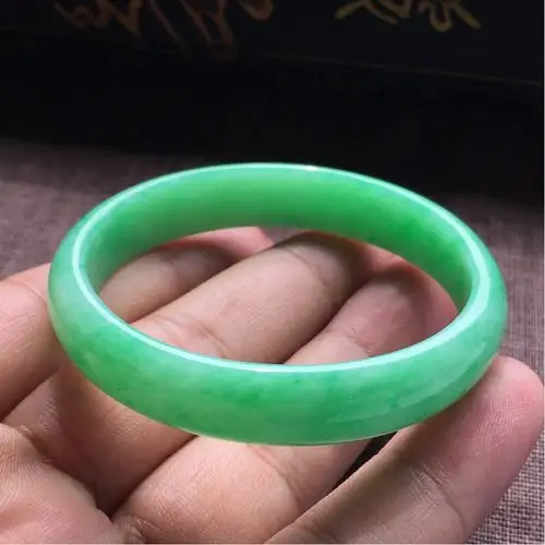 (超值推荐)糯冰种苹果绿贵妃镯(52.6mm-46.7mm) - 贵妃 - 翡翠王朝