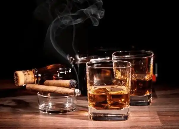 长期抽烟喝酒的人但又坚持喝茶后来身体怎么样了