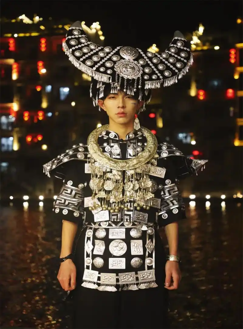 本苗族人为什么家里没有苗族服饰