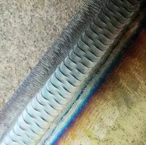 鱼鳞焊就这么漂亮了还有双手一起焊接的技术不服不行