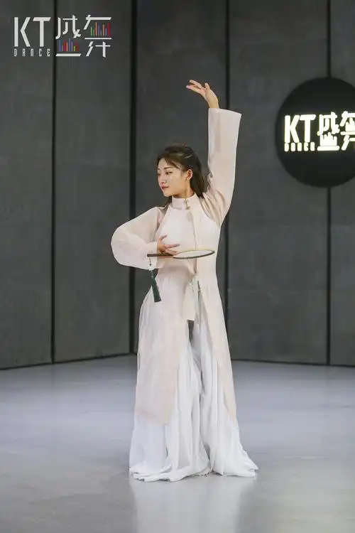 这是我看过最美的古典舞故梦一般人都比不过