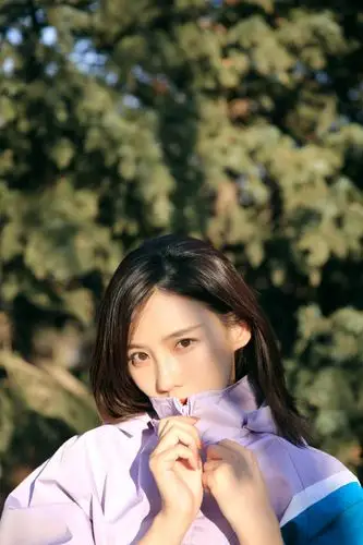 施予斐运动装户外写真图片