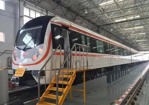 杭州将开通的一条地铁线,全长35公里,采用4节编组b型列车