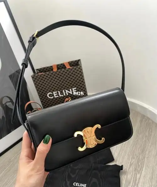 celine家凯旋门系列腋下包真的太美了