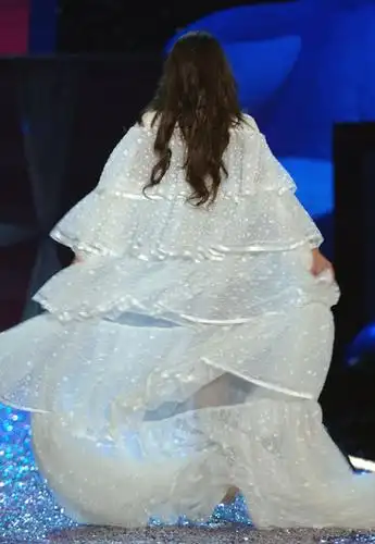 收集了这些维密天使走秀时候的背影,这些背影之后会有多少辛酸?