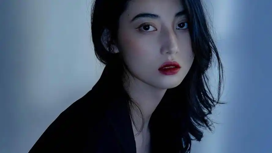 性感撩人的高冷气质美女,高清壁纸图片,大陆美女-回车桌面