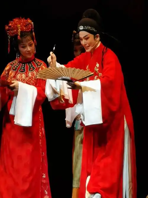 三月桃花已开三月王君安的桃花扇也来致敬安琪越坊