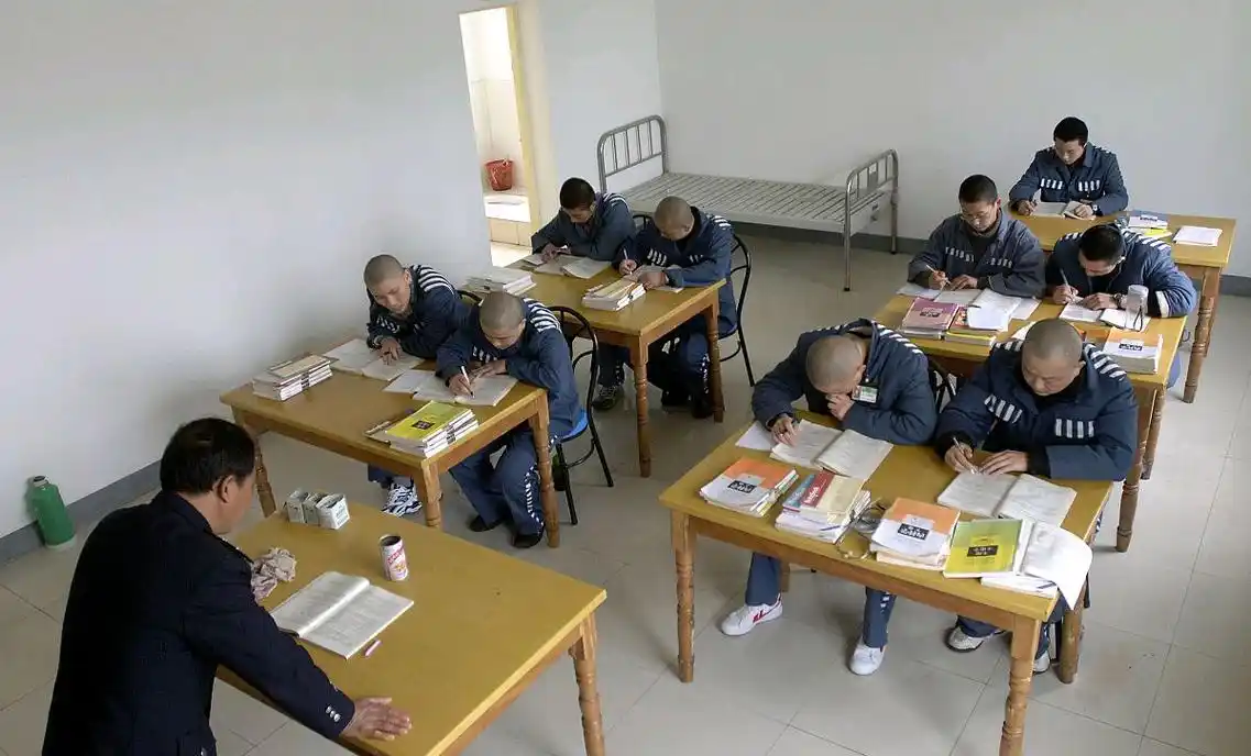 监狱:真实的监狱生活是什么样的?读完令人心寒!