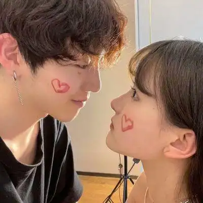 2022抖音爆款情侣头像抖音最火最新情头一左一右