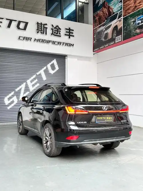 09-15雷克萨斯rx升级贯穿流光尾灯