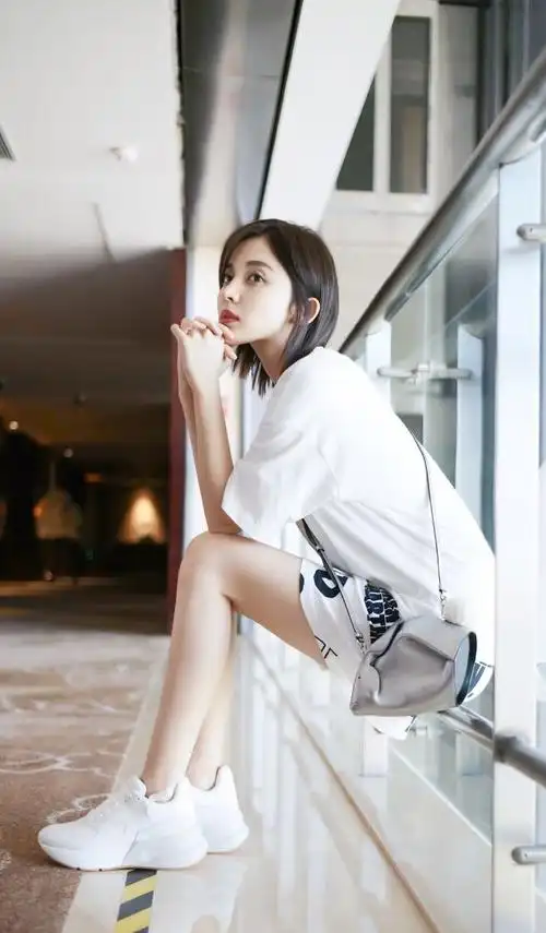 古力娜扎穿搭早春清爽少女的教科书