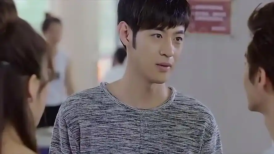 校花的贴身高手两人心里都有顾虑钟品亮来找安建文的事