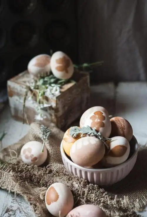 how to dye easter eggs naturally (using food ingredients as