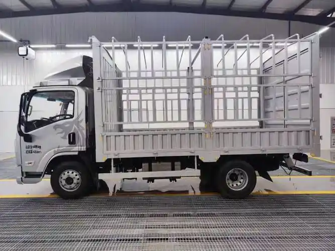 陕汽德龙k5000北京蓝牌4米2高栏车潍柴发动机汉德免维护车桥报价