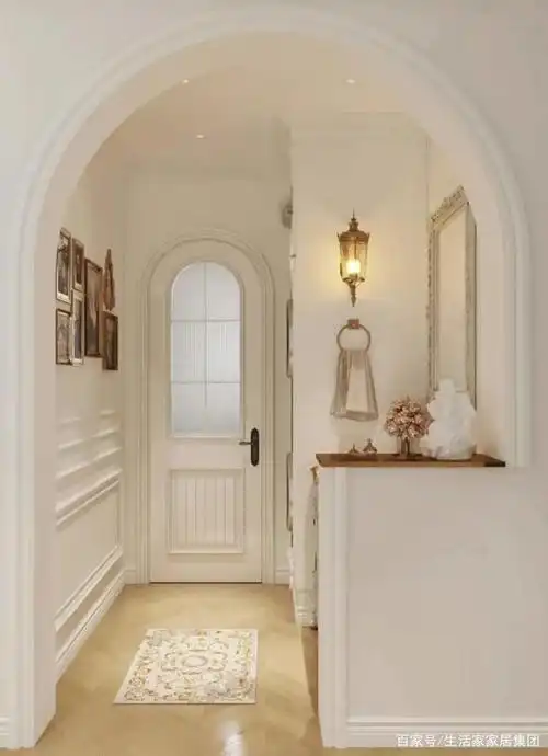 慵懒法式和治愈拱门碰撞出一个充满浪漫元素的家.