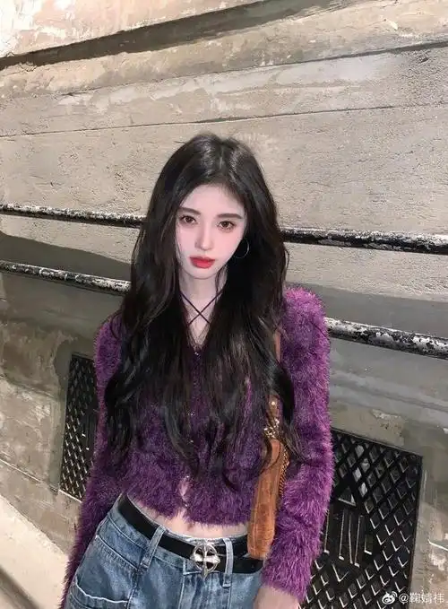 鞠婧祎六宫格营业图紫色毛衣的仙女