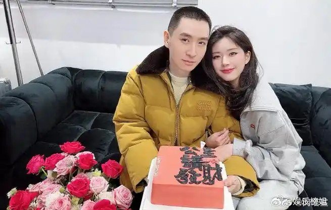 闵塔鲨赵露思友情