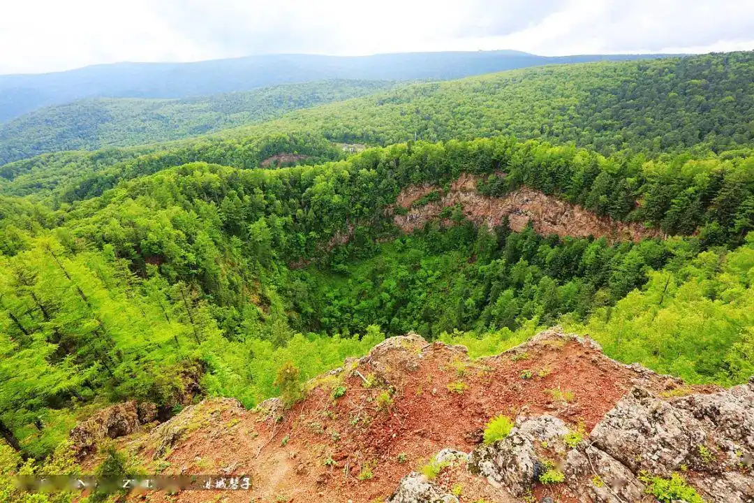 相约镜泊湖地下森林,漫步在火山口与鸳鸯池畔