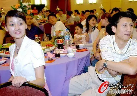 郭士强娇妻照片遭曝光与锅巴青梅竹马图