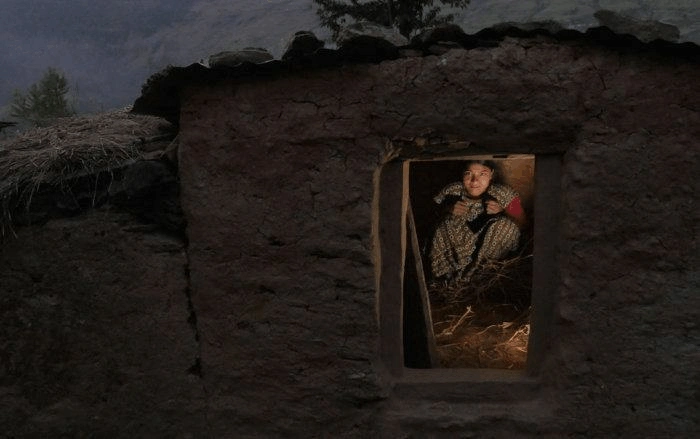 印度教另类风俗,初潮少女被关小黑屋受折磨!