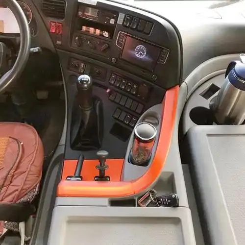 大货车东风天龙旗舰天锦驾驶室内饰改色贴纸方向盘贴膜汽车装饰贴