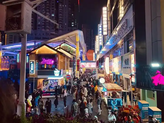 空间印象新作贵阳太平路于1月26日举行贯城河复涌暨开街仪式