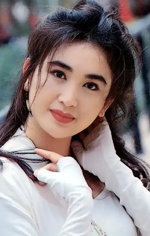 1983年17岁温碧霞为艺术献身床戏对象从刘德华换成了吴孟达