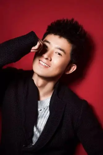 2014年,任泉与好友李冰冰,黄晓明合伙成立了火锅店,并又联合创立风投