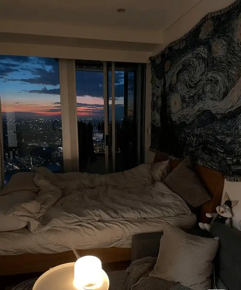 也就意味着人生有约24万个小时会在卧室里度过,那么卧室的重要性不言