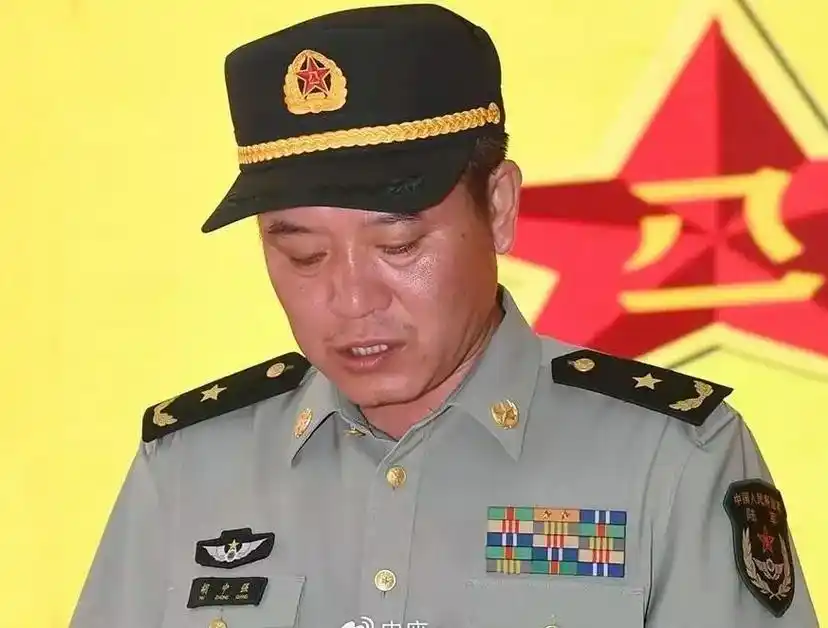 第37师110团团长,第37师参谋长,师长等职; 2013年任原成都军区第13