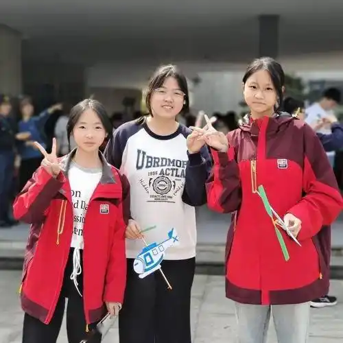 "一文一武"专项行动 90兴华教育集团书院中学:春游好时光,研学促