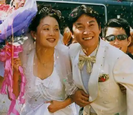 "豪哥"赵燕国彰晒《插翅难逃》剧照,与搭档于慧亲密合影引热议