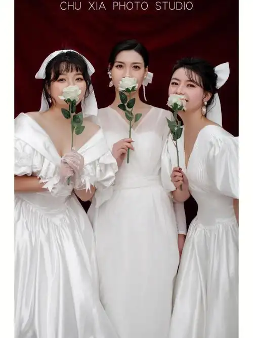 一组可可爱爱的三人闺蜜照