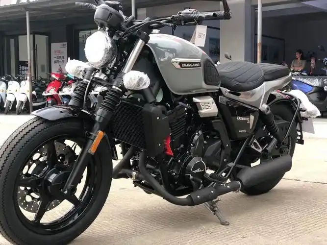 长江两轮版bobber400摩托车