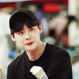 李钟硕gif吃雪糕gif帅气gif你要不要gif