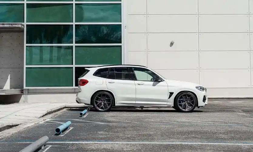 宝马x3 m雷霆版改装案例性能狠角色,轮毂很漂亮!