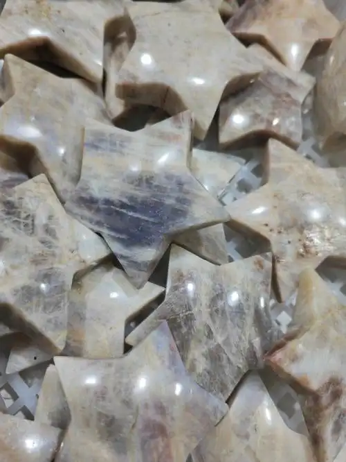 各种可可爱爱的天然原石把玩