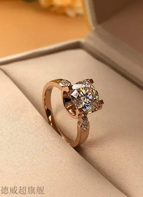 大钻戒18金k莫桑石钻戒女玫瑰金一10克拉牛头款四爪5求婚超大戒指同款