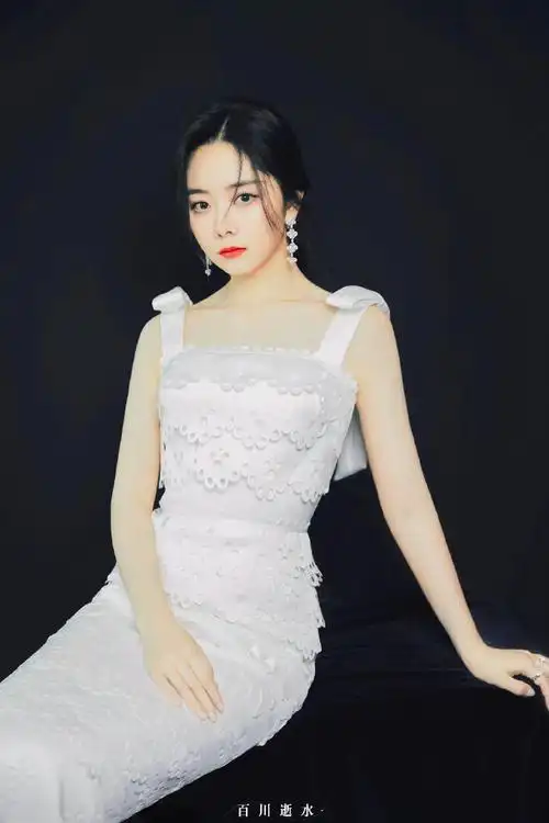 谭松韵夏日白裙##谭松韵夏日ootd