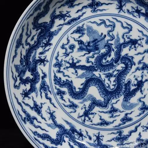 明成化青花九龙盘