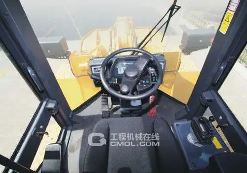 大型工程施工和建设的组织者柳工clg862装载机