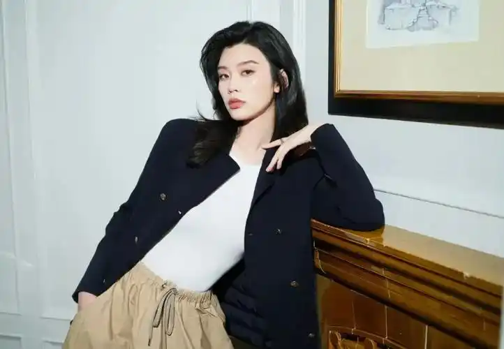 奚梦瑶豪门生活坎坷?