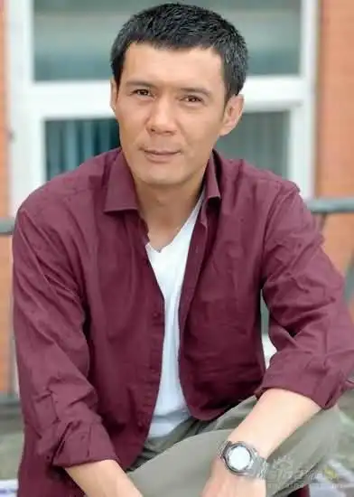 《青红》中饰演男主角吴泽民而人气日升的上海籍男演员姚安濂,日前