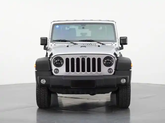 牧马人卢比肯俩门版,稀有钢坯金属银,北京个人一手,4万公里,全车原漆