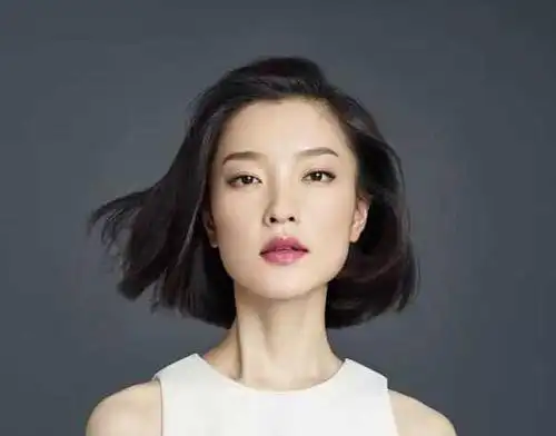 好看的方脸有哪些?(普通人或者明星不限)?