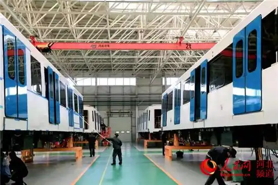 北京地铁首列"河北造"列车在保定市下线