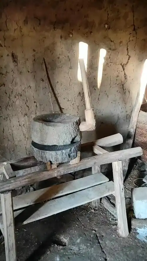 八十年代的手推石磨