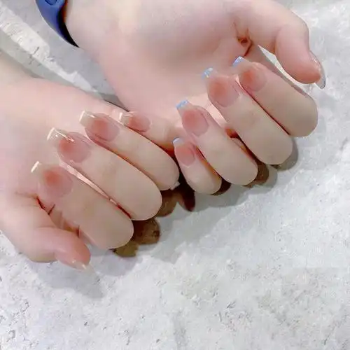 不对称法式腮红甲学生党美甲图片