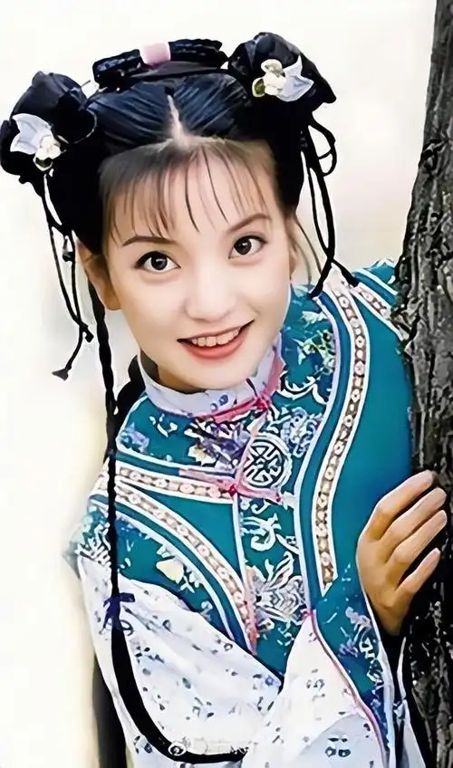 琼瑶阿姨是很喜欢赵薇,还想邀请她再次合作,只是她已经不演这种,为了